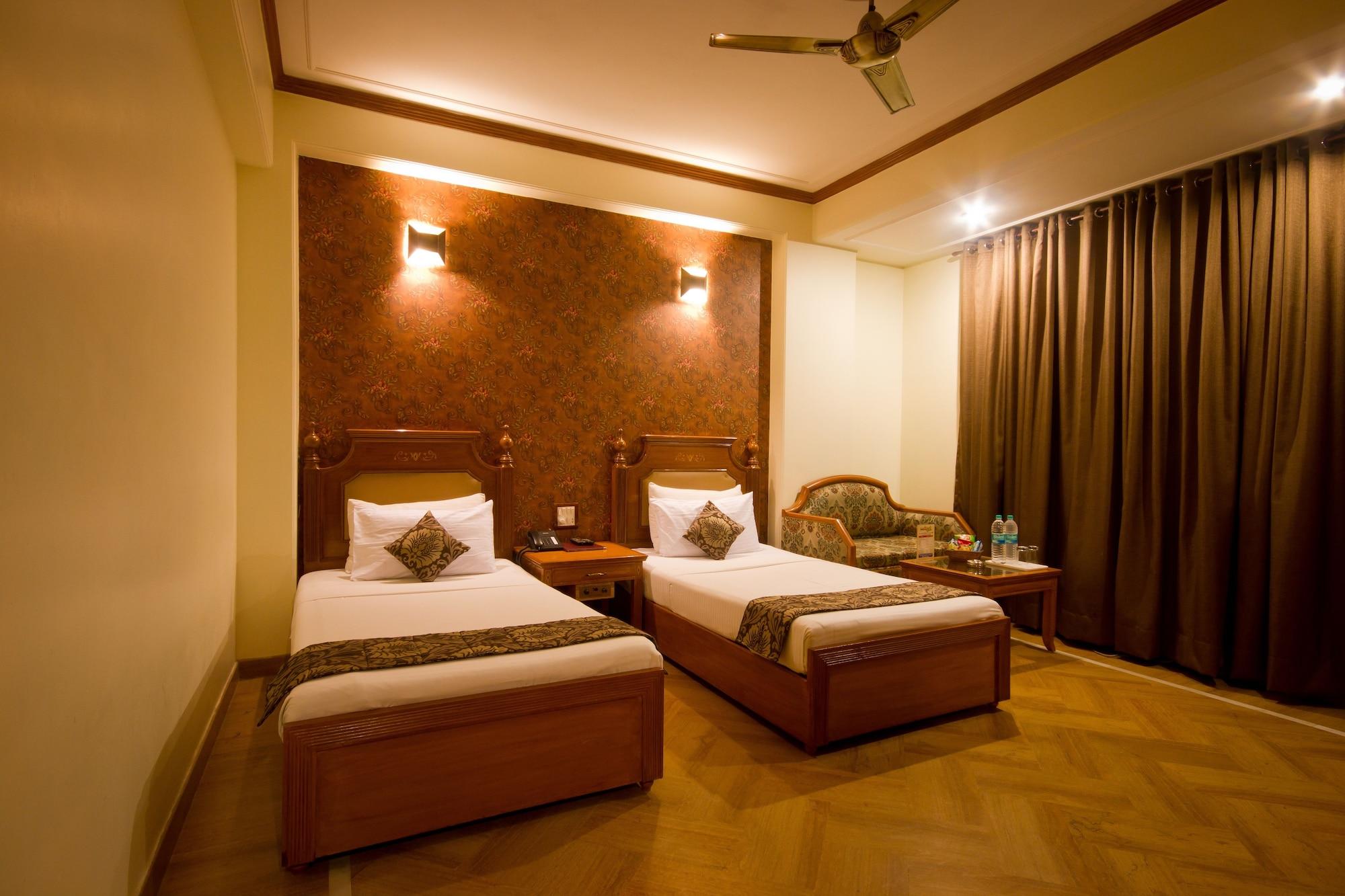 Hotel Sunstar Grand Delhi  Extérieur photo