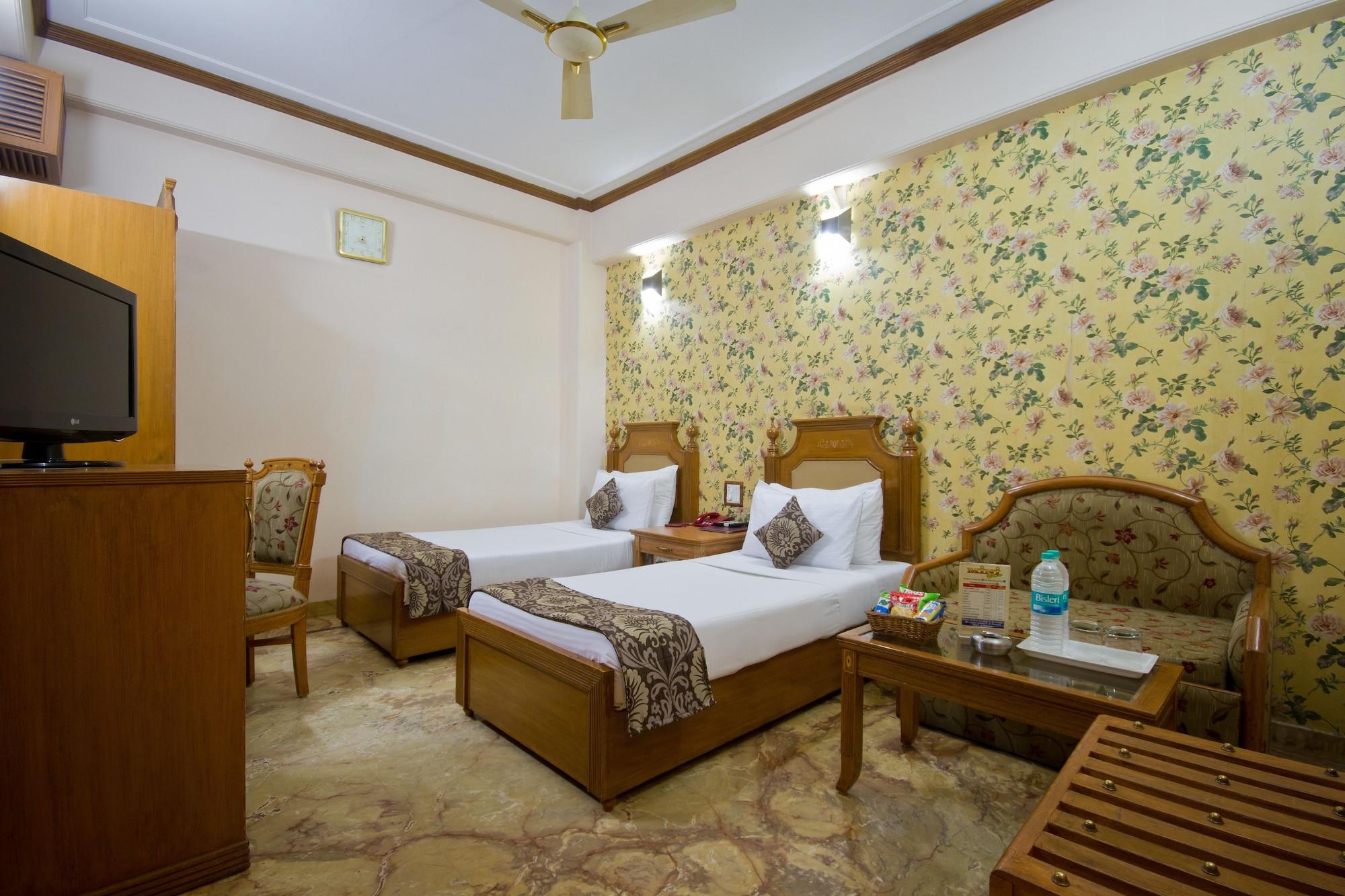 Hotel Sunstar Grand Delhi  Extérieur photo