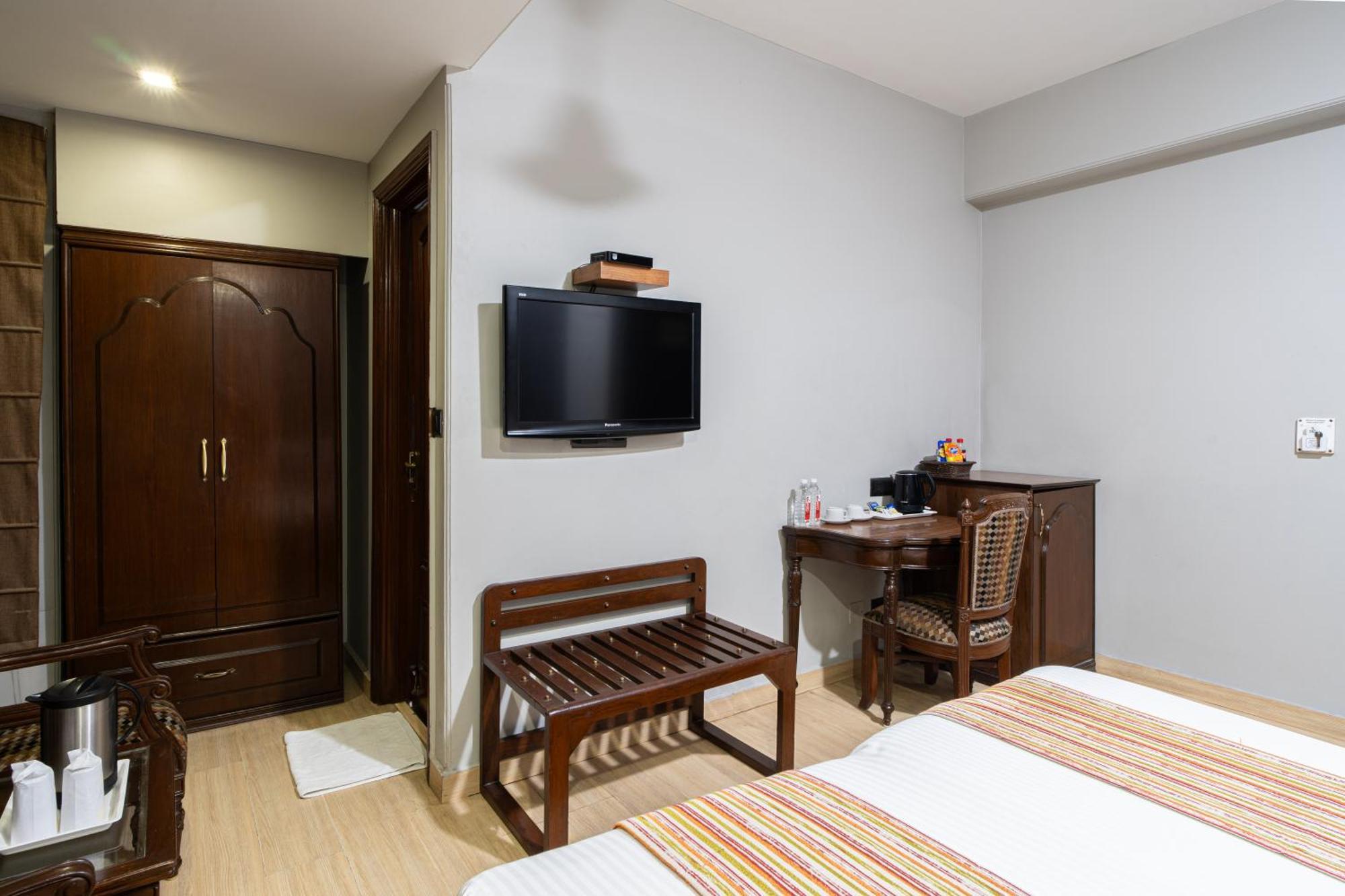 Hotel Sunstar Grand Delhi  Extérieur photo