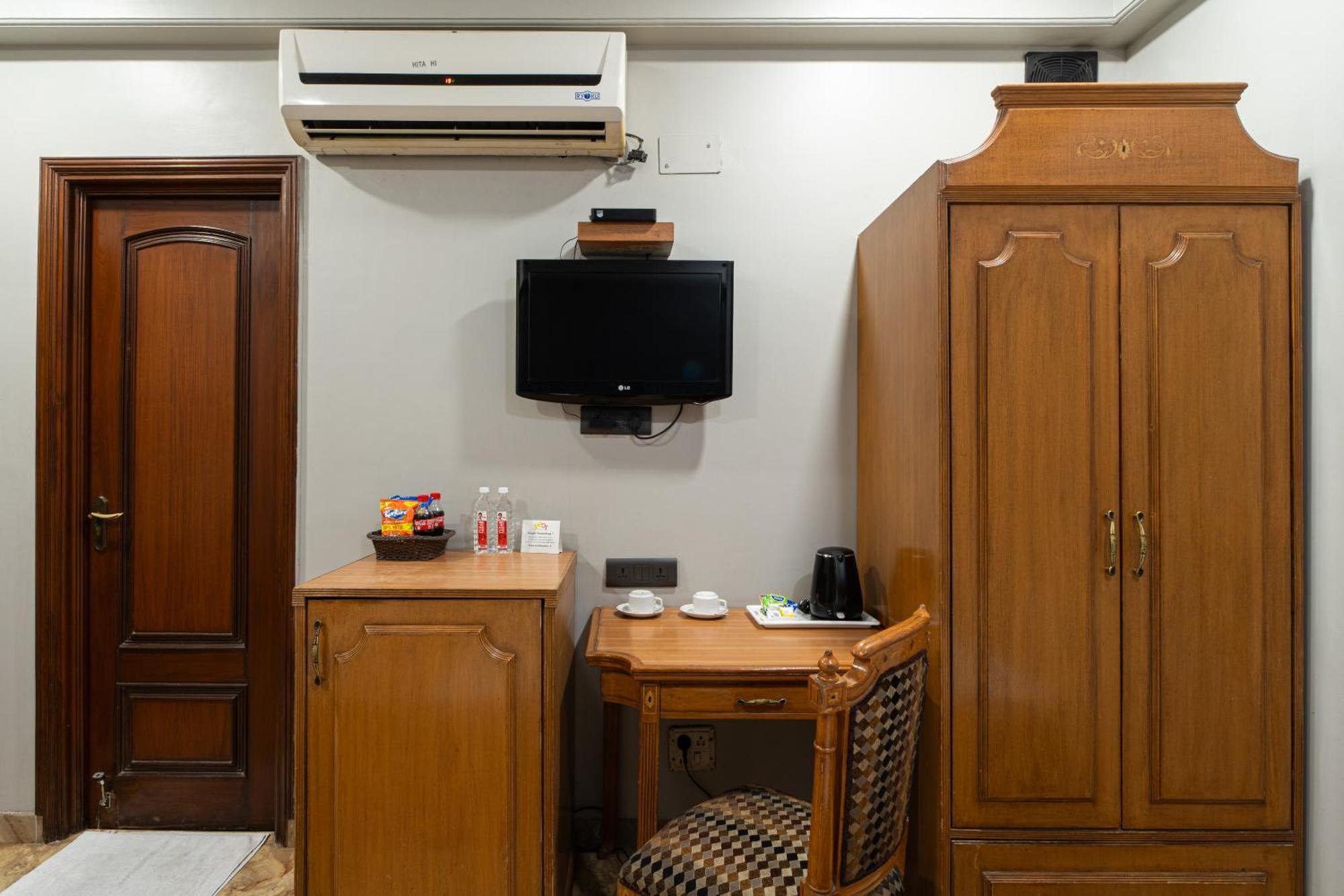 Hotel Sunstar Grand Delhi  Extérieur photo