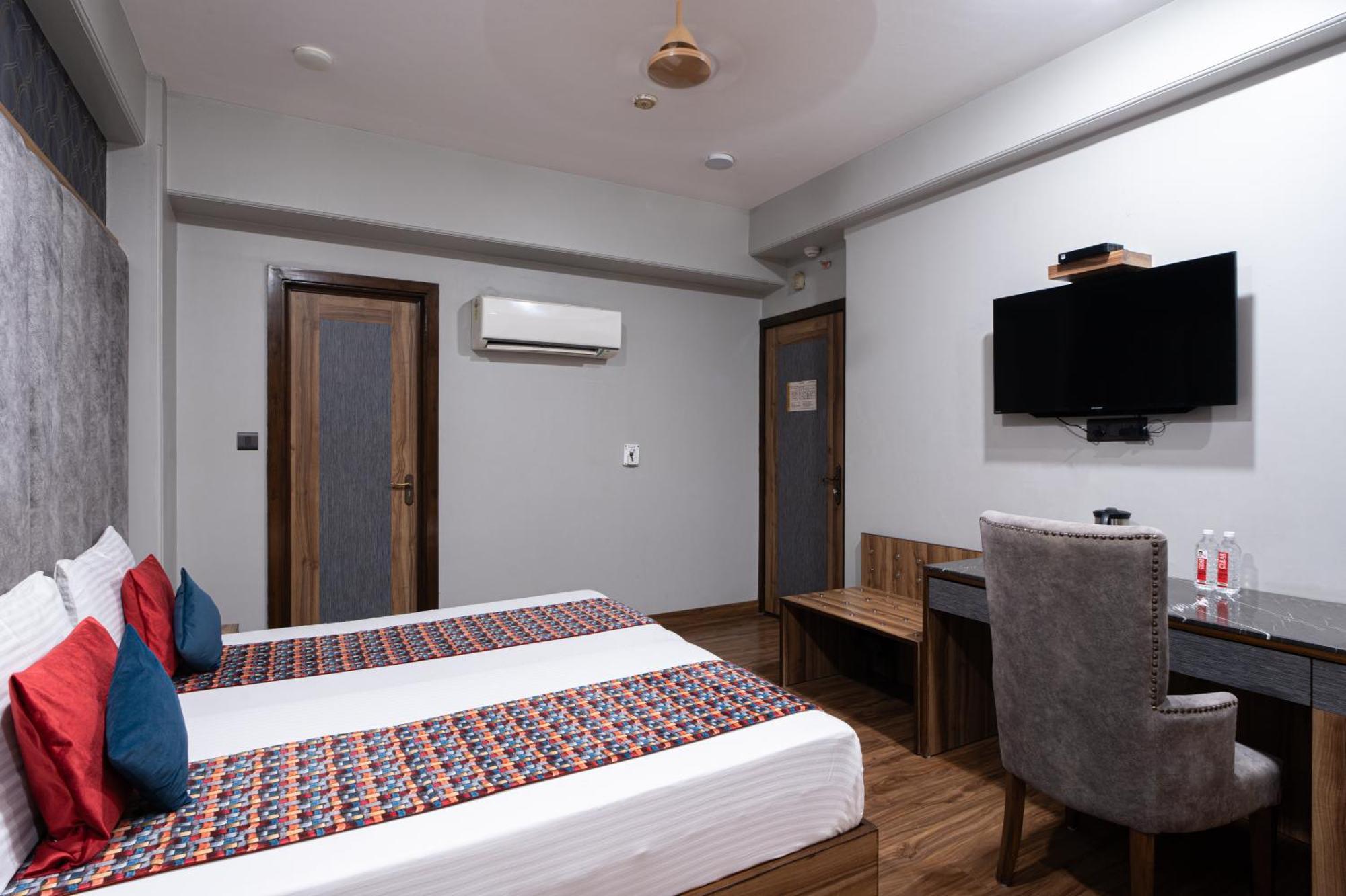 Hotel Sunstar Grand Delhi  Extérieur photo