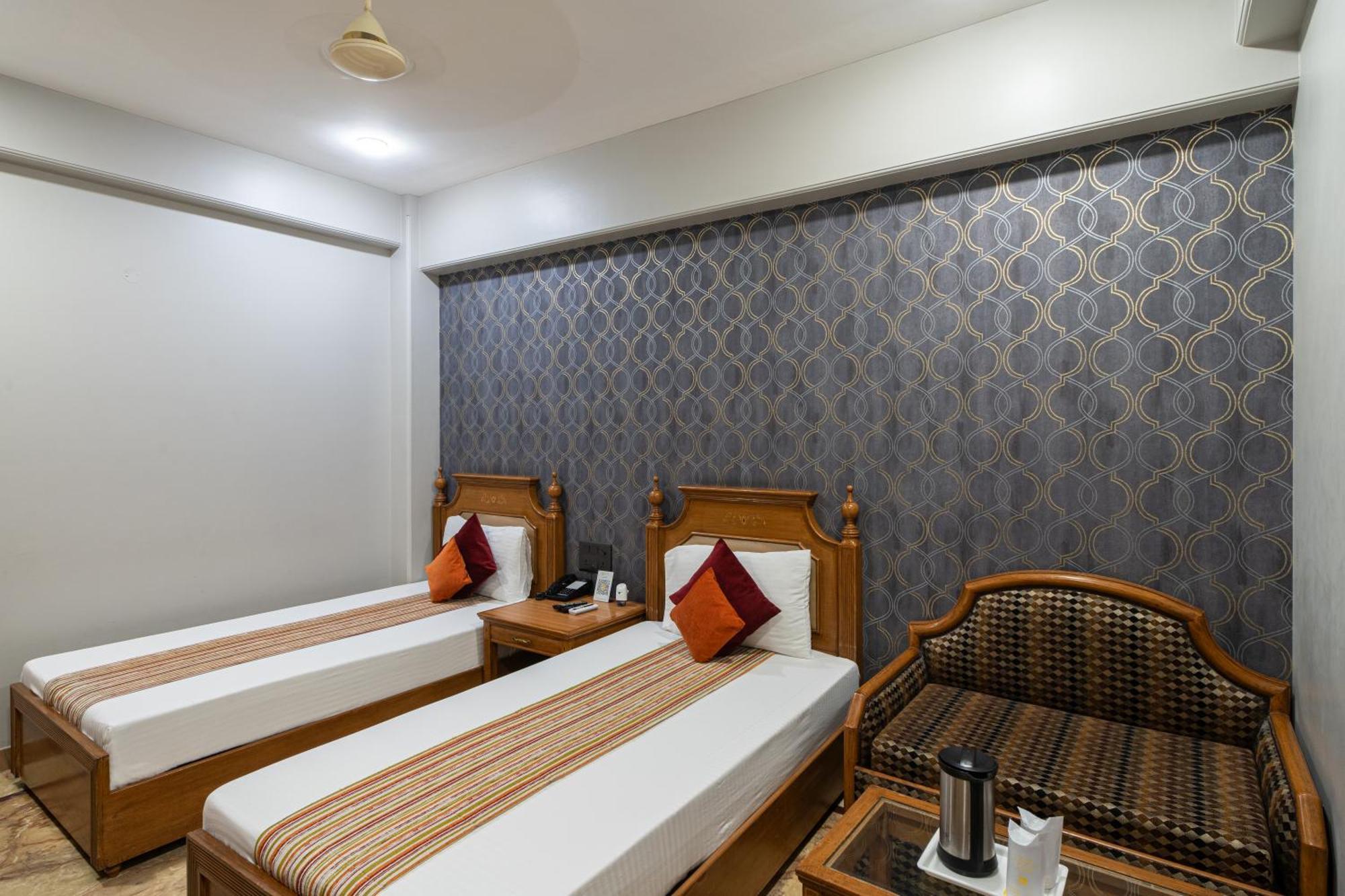 Hotel Sunstar Grand Delhi  Extérieur photo
