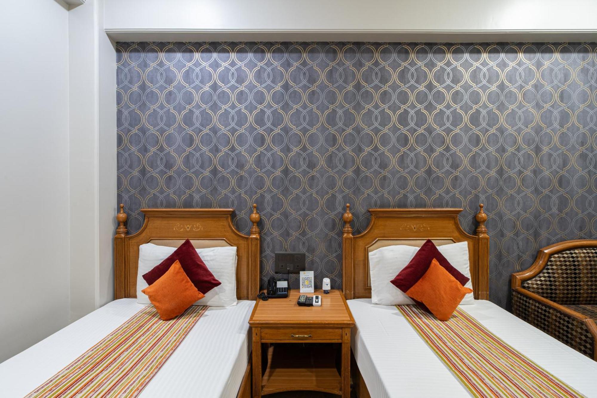 Hotel Sunstar Grand Delhi  Extérieur photo