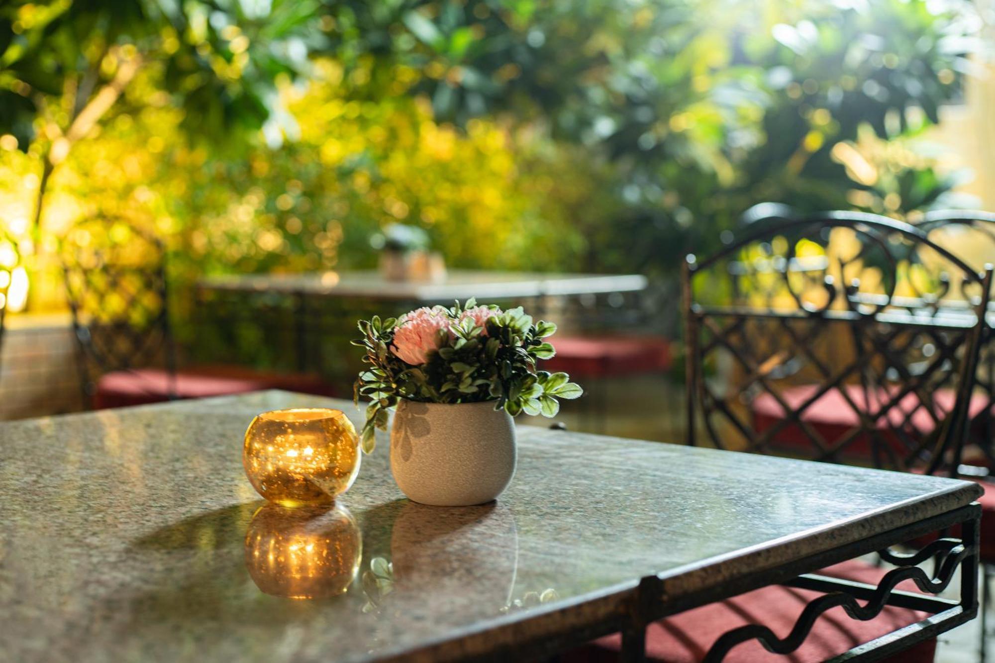 Hotel Sunstar Grand Delhi  Extérieur photo