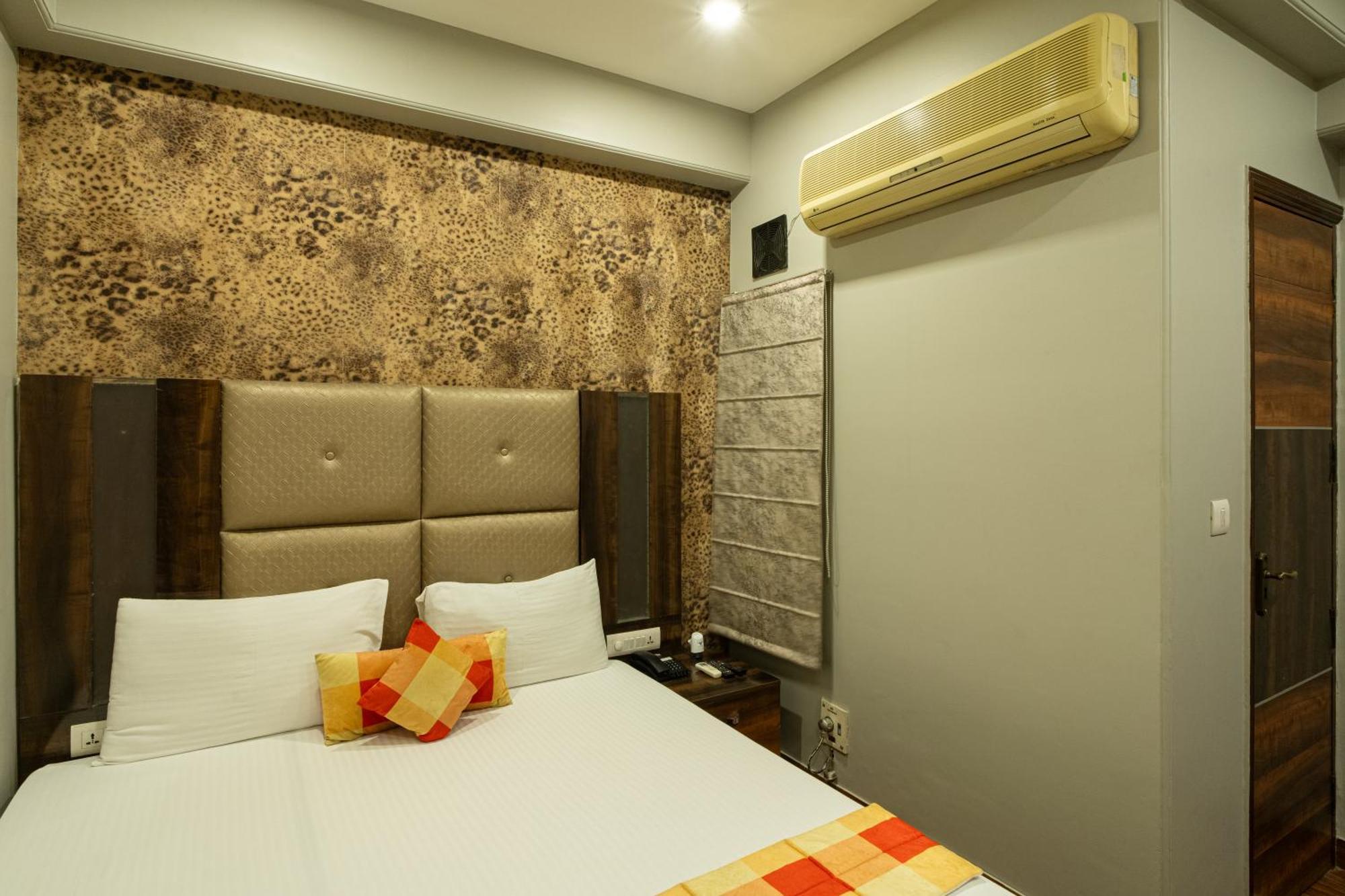 Hotel Sunstar Grand Delhi  Extérieur photo