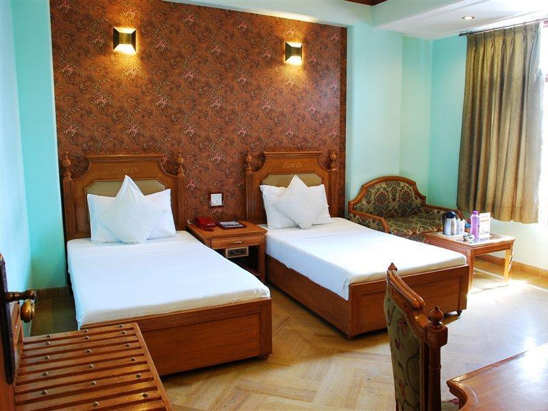 Hotel Sunstar Grand Delhi  Extérieur photo